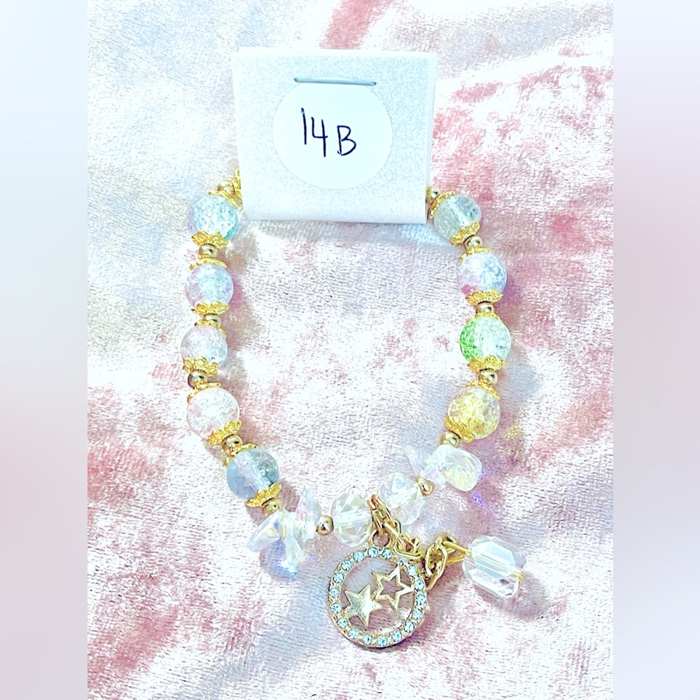 #14B beaded charm bracelet